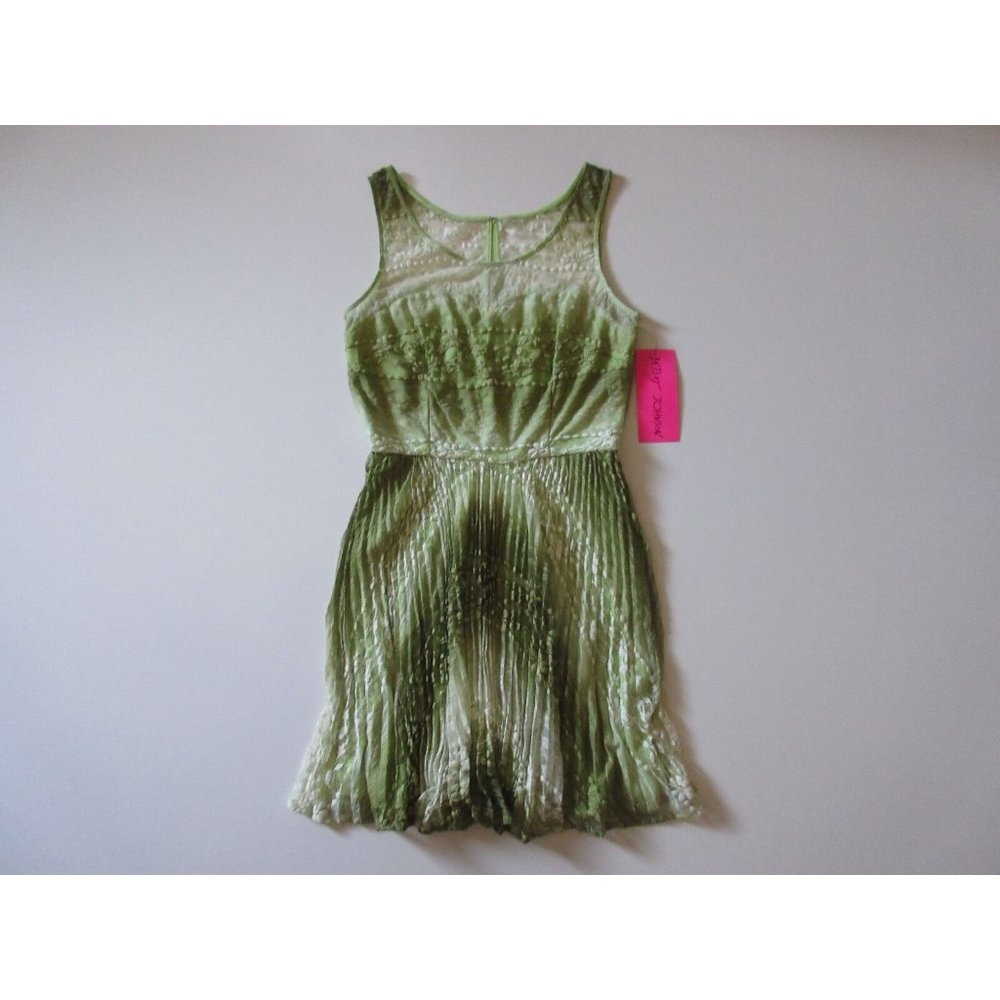 NWT Betsey Johnson Pleated Sage Green Lace Illusion Neck Sleeveless Dress 10